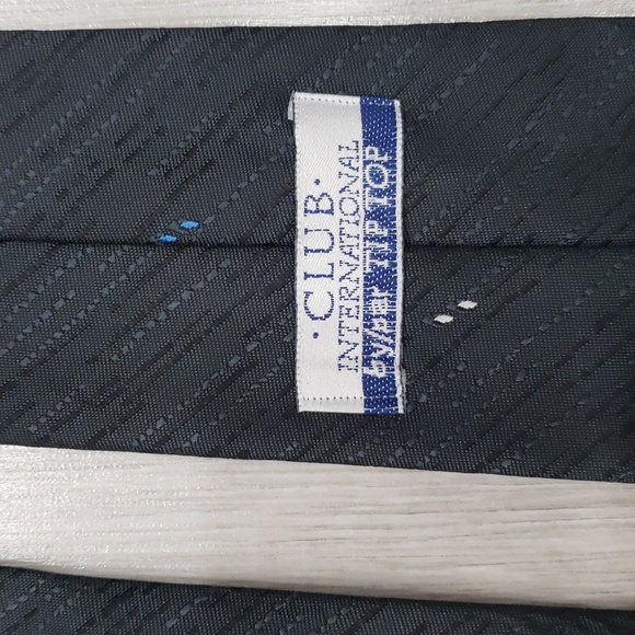 ***FREE add on - Men's tie from Tip Top Tailoirs - Picture 3 of 4